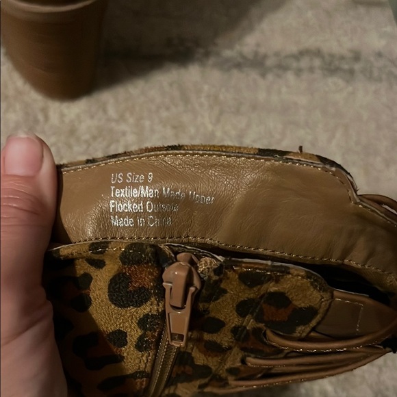 Very Volatile Tan and Brown Ankle Booties with Suede Finish - Picture 3 of 8